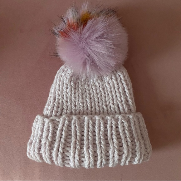 Norla Canada Knit Pom Pom Hat 
